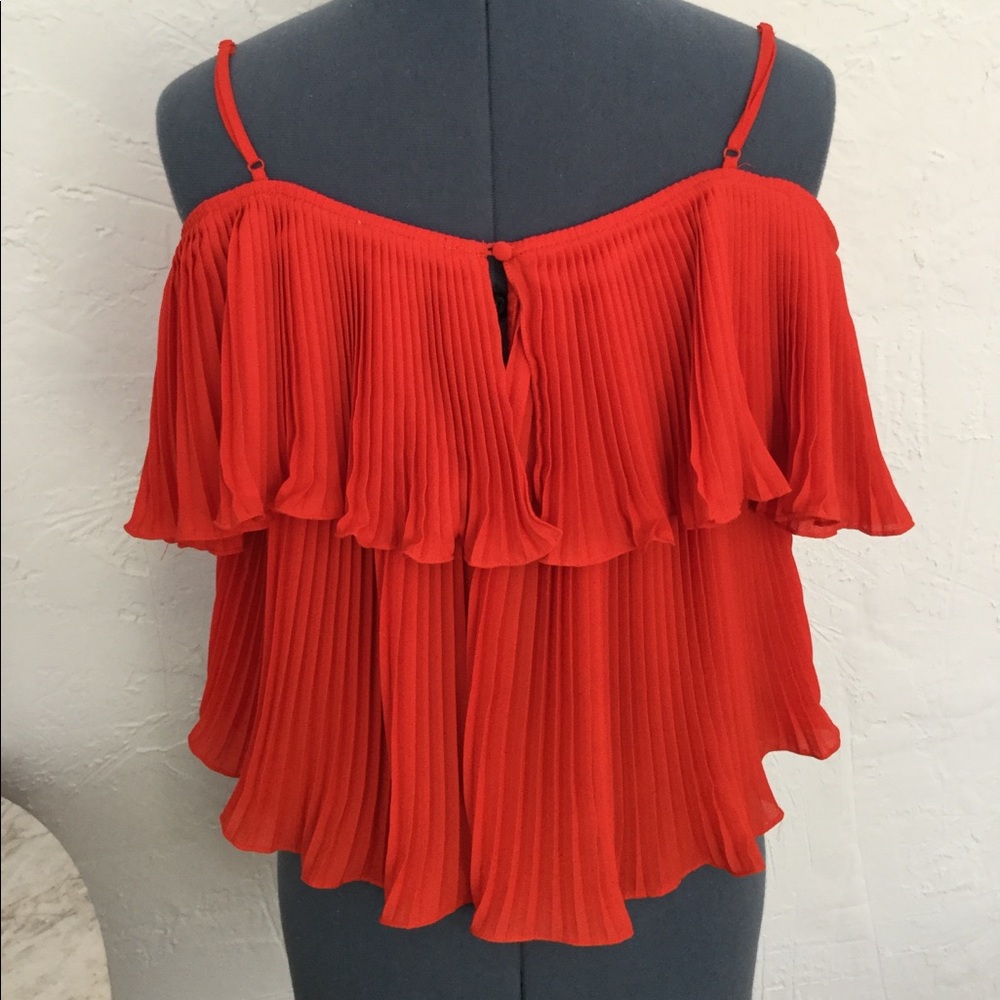 Size Small Red Top - Picture 2 of 4